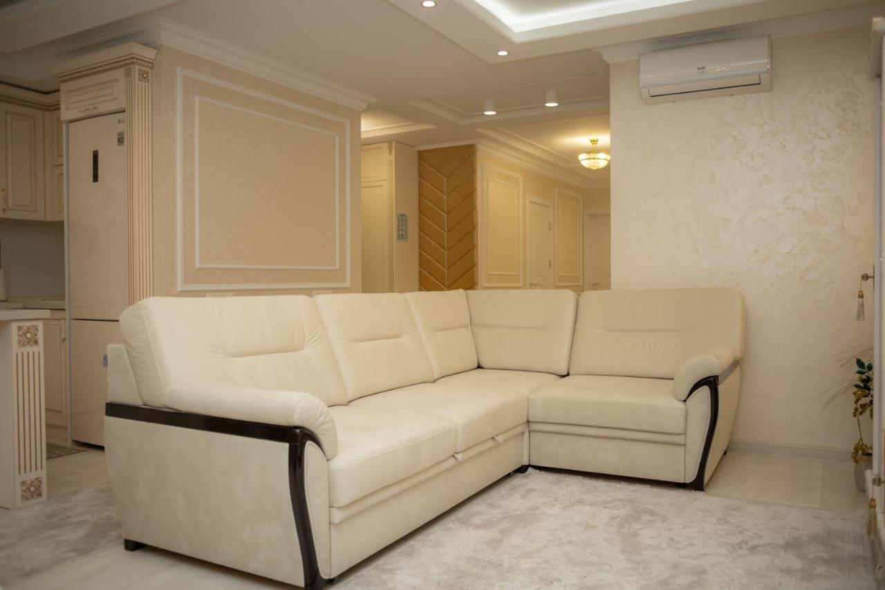 צ'יסינאו Center Candle Apartment מראה חיצוני תמונה