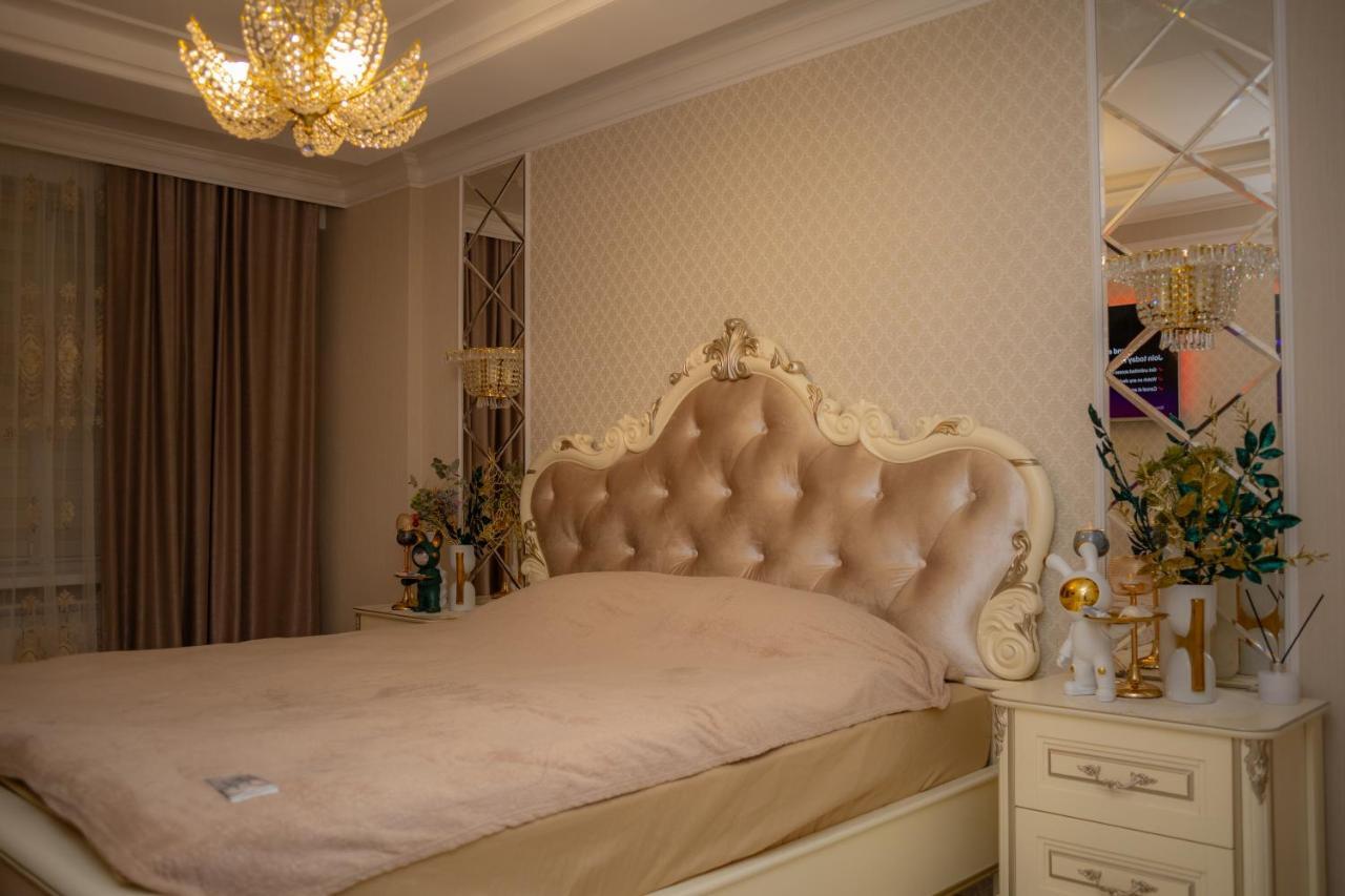 צ'יסינאו Center Candle Apartment מראה חיצוני תמונה