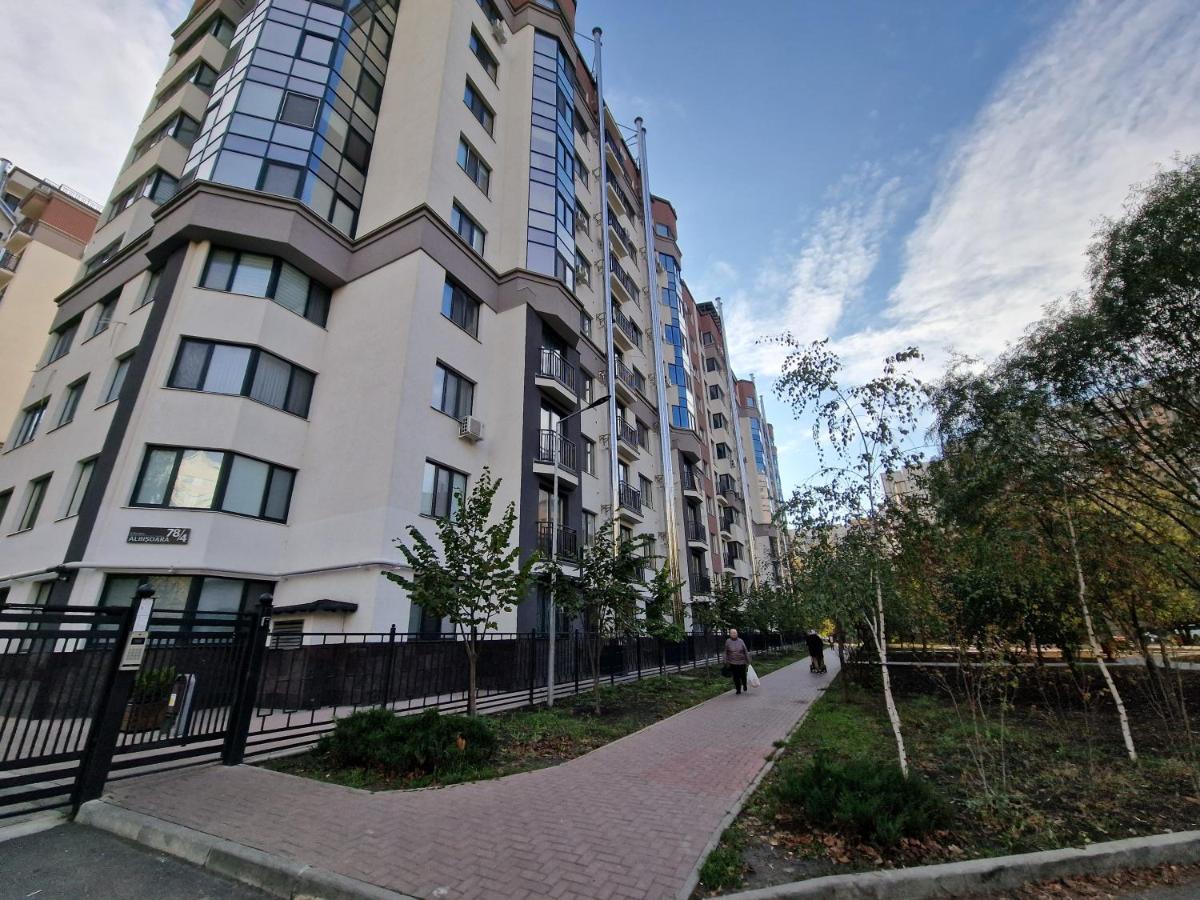 צ'יסינאו Center Candle Apartment מראה חיצוני תמונה