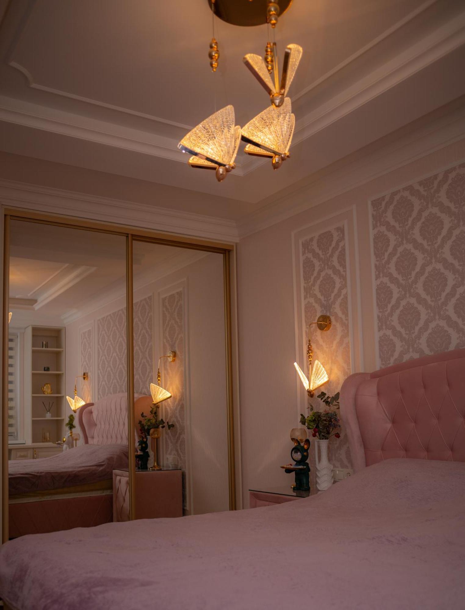 צ'יסינאו Center Candle Apartment מראה חיצוני תמונה